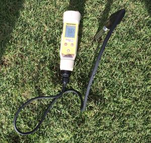 Field Scout EC Soil Meter tests EC directly in the soil