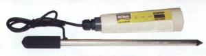 The Field Scout Soil EC Soil Meter permits instant, accurate measurement of salts directly in the soil as well as water or nutrient solutions.