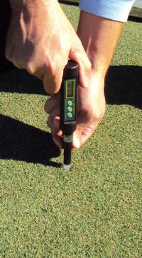 This new pH Ion pen is small, rugged and can be used in water as well as inserted into a soil sample or directly into the ground for quick and accurate pH readings.
